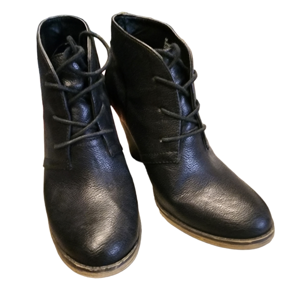MIA lace up bootie